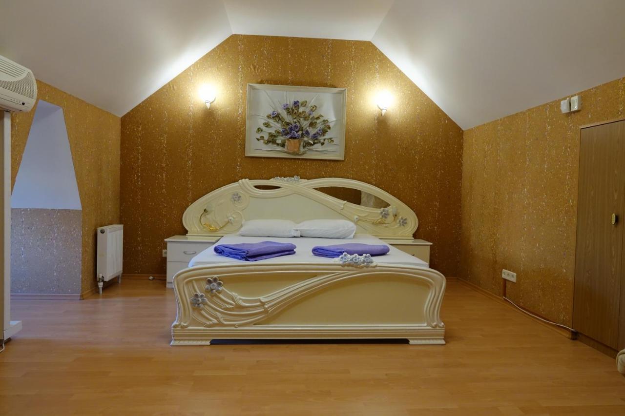 White House Apartments Odessa Exterior foto